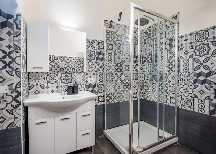 Comfortable 3 Bedrooms Few Steps From Duomo *