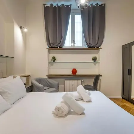 Comfortable 3 Bedrooms Few Steps From Duomo מילאנו